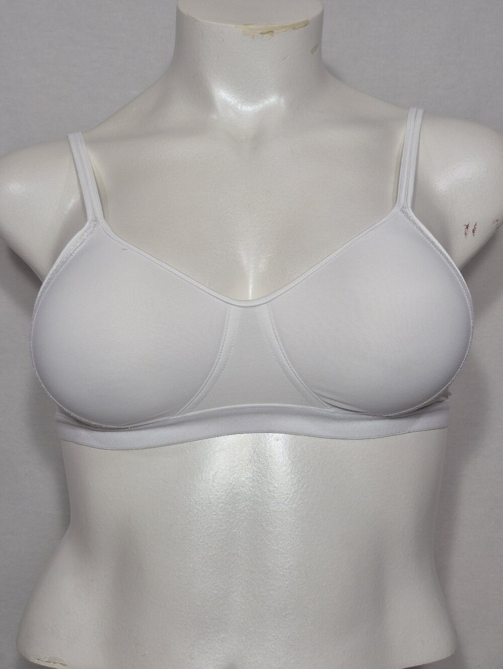 MEDIUM Hanes MWH507 G507 X-Temp Foam Wireless‎ Wire Free Sports Bra White